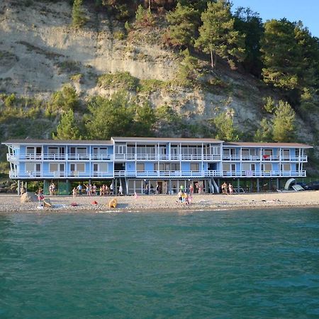 Captain Black Hotel Піцунда Екстер'єр фото