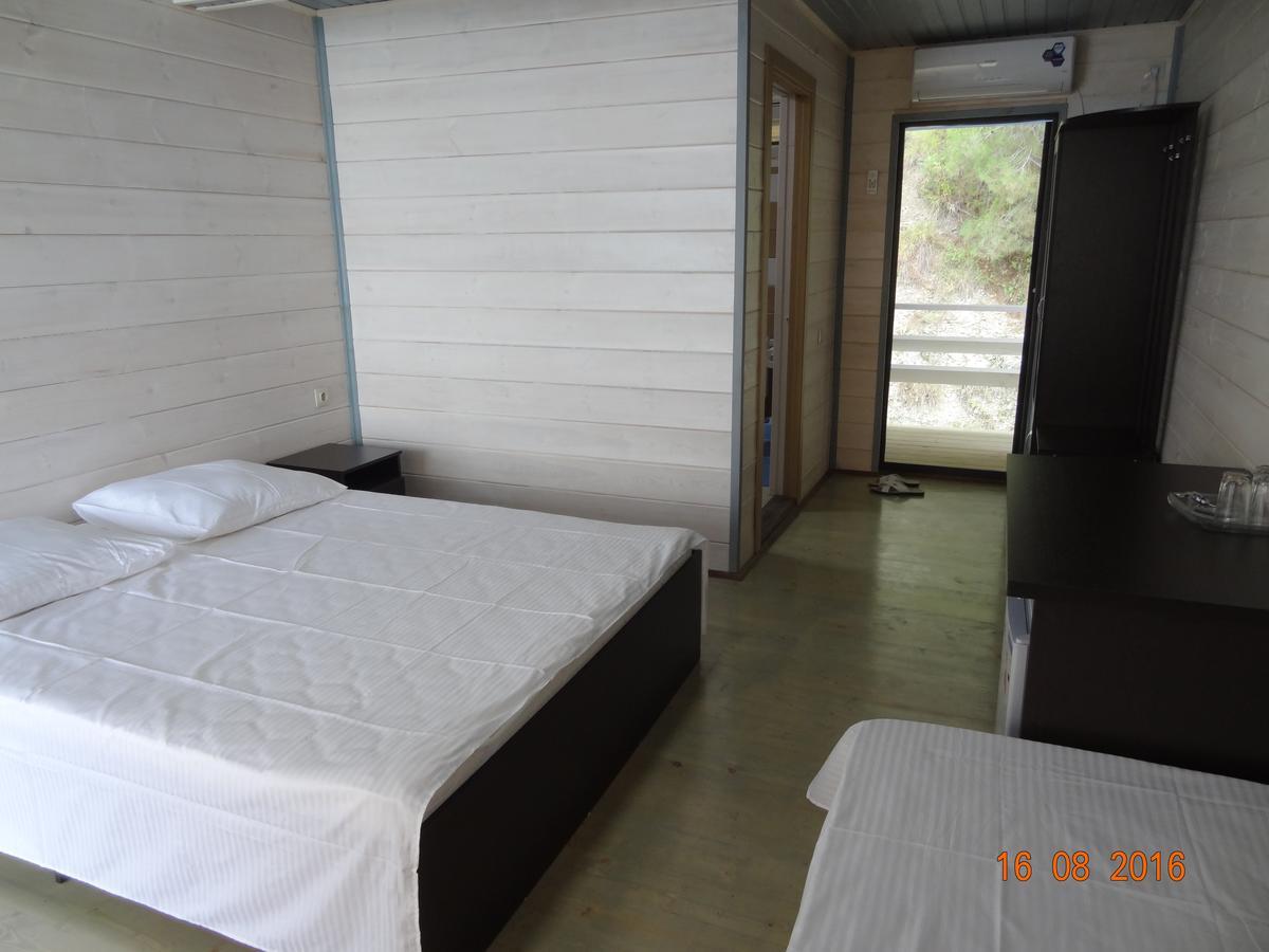 Captain Black Hotel Піцунда Екстер'єр фото